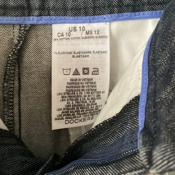 Dockers Denim Truly Slimming Shorts Women’s Size 10. - Picture 8 of 11